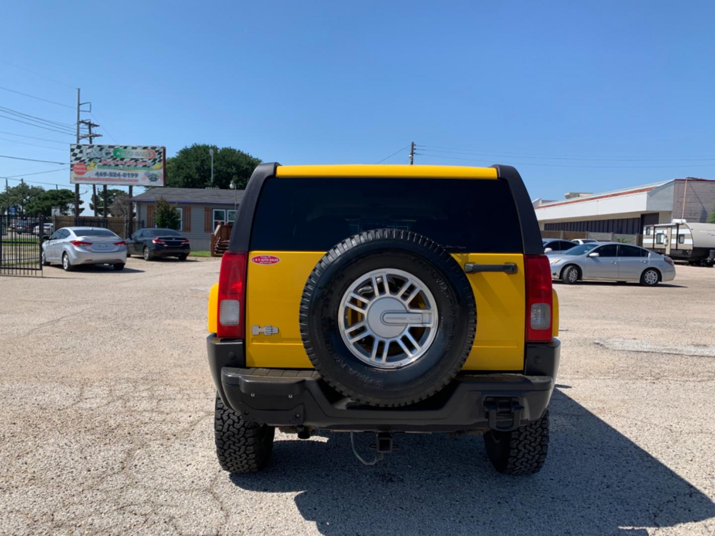 2007 Yellow Hummer H3 Adventure (5GTDN13E378) with an 3.7L L5 DOHC 20V engine, located at 1830 North Belt Line Road, Irving, TX, 75061, (469) 524-0199, 32.834373, -96.993584 - Photo#4